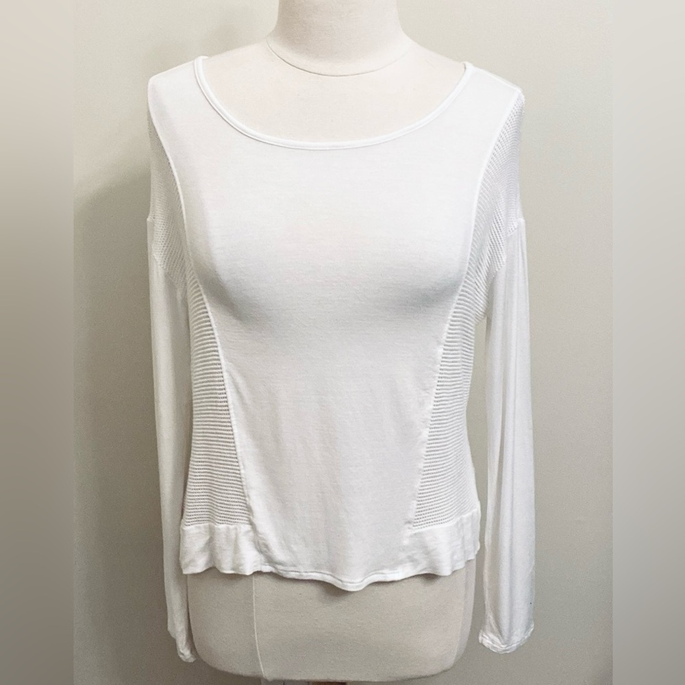 White House Black Market White SZ S Sleek
Perforated Contrast Modern Chic Top